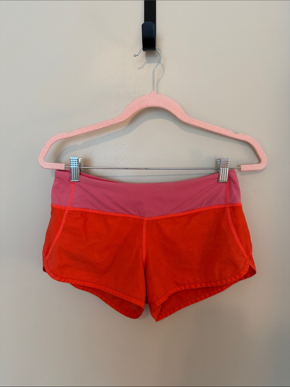 Lululemon Speed Up Low Rise Lined Short 2.5” Size 4
